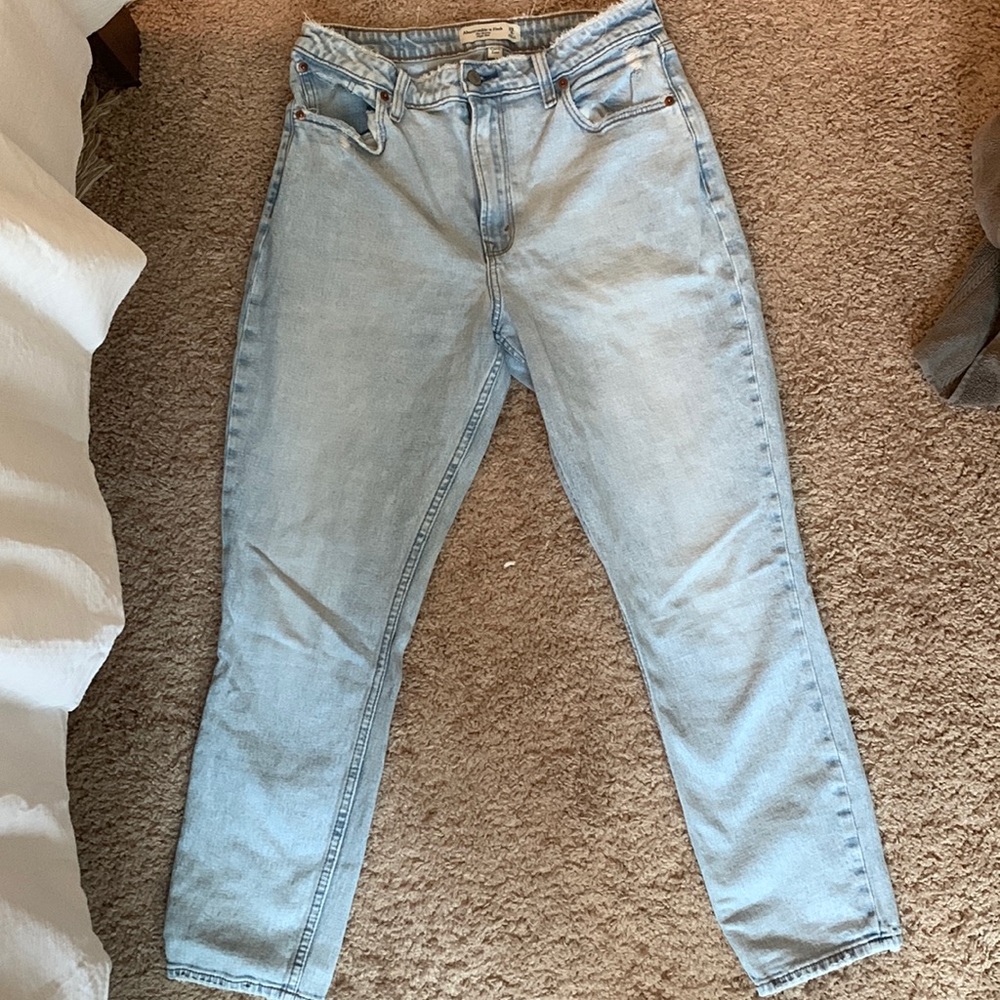 Abercrombie & Fitch Skinny High Rise Jeans - Size 8